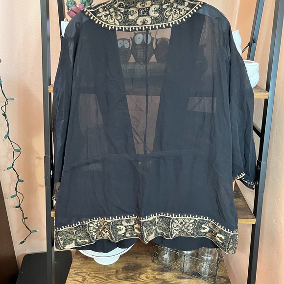 Chico’s Mesh Kimono with Gold Embroidered Material - Picture 5 of 7